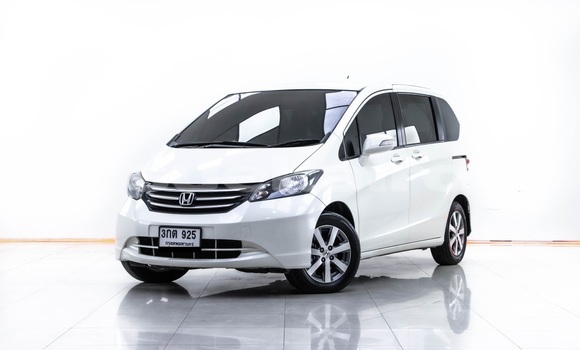 Buy Used Honda Freed White Car in Bangkok in Bangkok