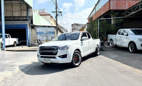 Buy Used Isuzu D-Max White Car in Bangkok in Bangkok