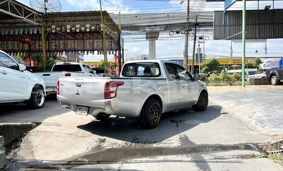 ซื้อ รถมือสอง Mitsubishi Triton เงิน รถยนต์ ใน %{เมือง} ใน กรุงเทพมหานคร ซื้อ รถมือสอง Mitsubishi Triton เงิน รถยนต์ ใน %{เมือง} ใน กรุงเทพมหานคร