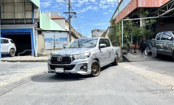 Buy Used Toyota Hiluxe Revo Silver Car in Bangkok in Bangkok
