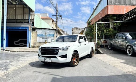Buy Used Isuzu D-Max White Car in Bangkok in Bangkok