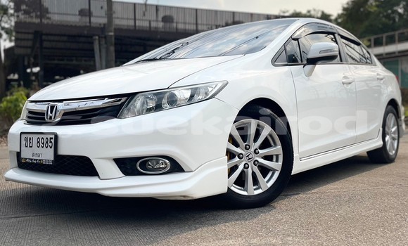 ซื้อ รถมือสอง Honda Civic ขาว รถยนต์ ใน %{เมือง} ใน กรุงเทพมหานคร