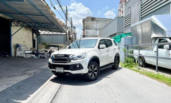 ซื้อ รถมือสอง Isuzu MU-X ขาว รถยนต์ ใน %{เมือง} ใน กรุงเทพมหานคร