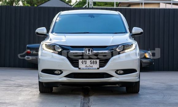 Buy Used Honda HR-V White Car in Bangkok in Bangkok Buy Used Honda HR-V White Car in Bangkok in Bangkok