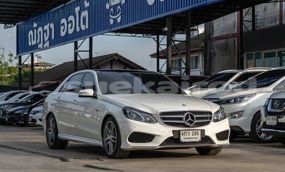 ซื้อ รถมือสอง Mercedes-Benz E-Classe ขาว รถยนต์ ใน %{เมือง} ใน กรุงเทพมหานคร ซื้อ รถมือสอง Mercedes-Benz E-Classe ขาว รถยนต์ ใน %{เมือง} ใน กรุงเทพมหานคร