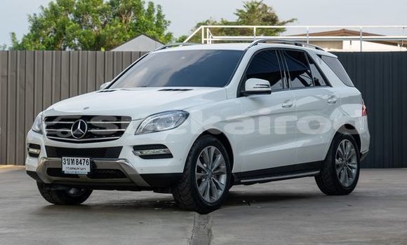 Buy Used Mercedes‒Benz ML–Class White Car in Bangkok in Bangkok