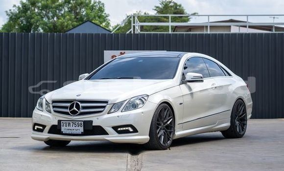 Buy Used Mercedes‒Benz E–Class White Car in Bangkok in Bangkok