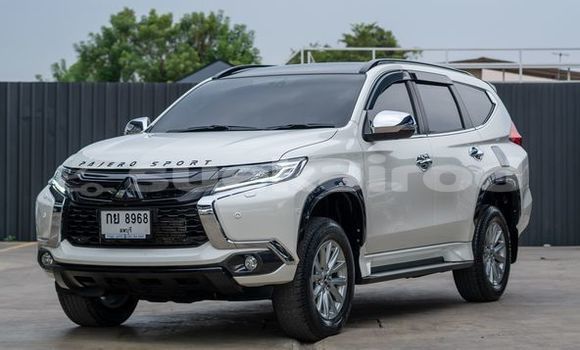 ซื้อ รถมือสอง Mitsubishi Pajero ขาว รถยนต์ ใน %{เมือง} ใน กรุงเทพมหานคร
