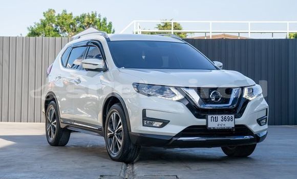Buy Used Nissan X-Trail White Car in Bangkok in Bangkok Buy Used Nissan X-Trail White Car in Bangkok in Bangkok