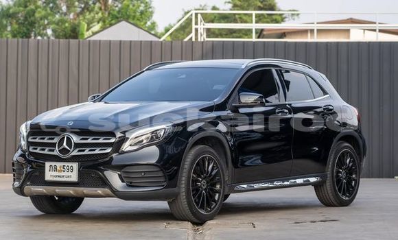 ซื้อ รถมือสอง Mercedes-Benz GLA-klasse สีดำ รถยนต์ ใน %{เมือง} ใน กรุงเทพมหานคร