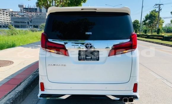 Buy Used Toyota Alphard White Car in Bangkok in Bangkok Buy Used Toyota Alphard White Car in Bangkok in Bangkok
