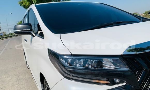 Buy Used Toyota Alphard White Car in Bangkok in Bangkok Buy Used Toyota Alphard White Car in Bangkok in Bangkok