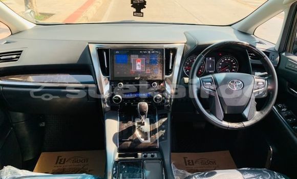 Buy Used Toyota Alphard White Car in Bangkok in Bangkok Buy Used Toyota Alphard White Car in Bangkok in Bangkok