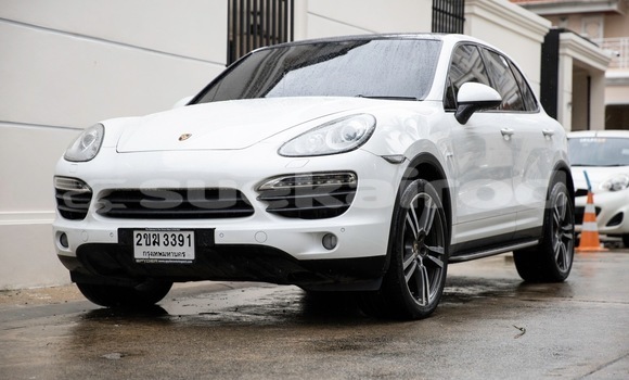 ซื้อ รถมือสอง Porsche Cayenne ขาว รถยนต์ ใน %{เมือง} ใน กรุงเทพมหานคร