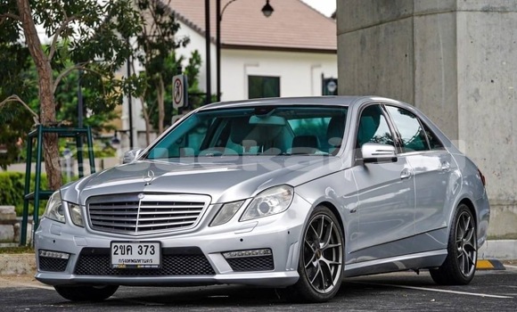 ซื้อ รถมือสอง Mercedes-Benz E200 อื่น ๆ รถยนต์ ใน %{เมือง} ใน กรุงเทพมหานคร