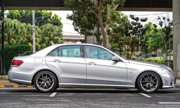ซื้อ รถมือสอง Mercedes-Benz E200 อื่น ๆ รถยนต์ ใน %{เมือง} ใน กรุงเทพมหานคร ซื้อ รถมือสอง Mercedes-Benz E200 อื่น ๆ รถยนต์ ใน %{เมือง} ใน กรุงเทพมหานคร