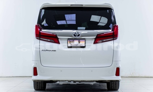 Buy Used Toyota Alphard White Car in Bangkok in Bangkok Buy Used Toyota Alphard White Car in Bangkok in Bangkok
