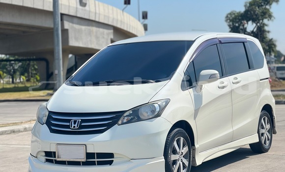 ซื้อ รถมือสอง Honda Freed ขาว รถยนต์ ใน %{เมือง} ใน กรุงเทพมหานคร