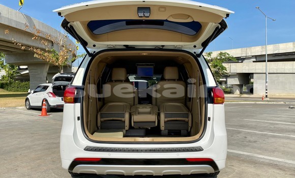 Buy Used Kia Carnival White Car in Bangkok in Bangkok Buy Used Kia Carnival White Car in Bangkok in Bangkok