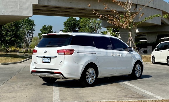 Buy Used Kia Carnival White Car in Bangkok in Bangkok Buy Used Kia Carnival White Car in Bangkok in Bangkok