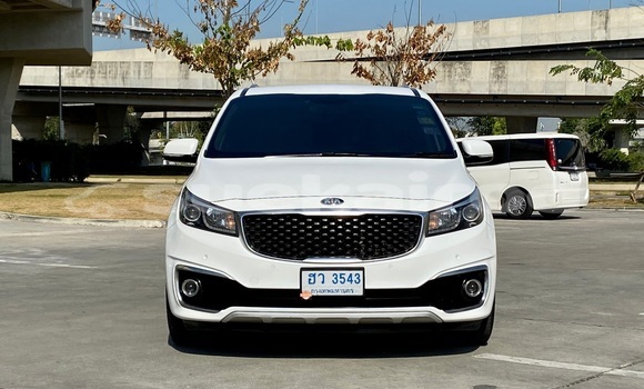 Buy Used Kia Carnival White Car in Bangkok in Bangkok Buy Used Kia Carnival White Car in Bangkok in Bangkok