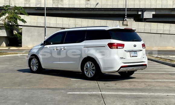 Buy Used Kia Carnival White Car in Bangkok in Bangkok Buy Used Kia Carnival White Car in Bangkok in Bangkok