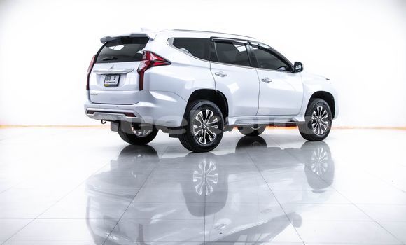 Buy Used Mitsubishi Pajero White Car in Bangkok in Bangkok Buy Used Mitsubishi Pajero White Car in Bangkok in Bangkok