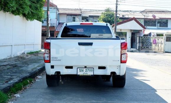 ซื้อ รถมือสอง Isuzu D-Max ขาว รถยนต์ ใน %{เมือง} ใน กรุงเทพมหานคร ซื้อ รถมือสอง Isuzu D-Max ขาว รถยนต์ ใน %{เมือง} ใน กรุงเทพมหานคร