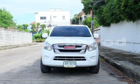 ซื้อ รถมือสอง Isuzu D-Max ขาว รถยนต์ ใน %{เมือง} ใน กรุงเทพมหานคร ซื้อ รถมือสอง Isuzu D-Max ขาว รถยนต์ ใน %{เมือง} ใน กรุงเทพมหานคร