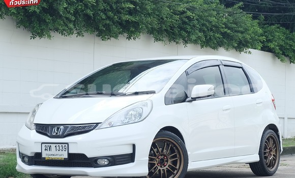 Buy Used Honda Jazz White Car in Bangkok in Bangkok