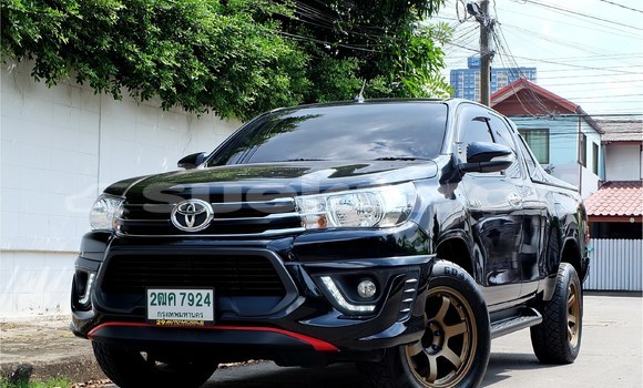 ซื้อ รถมือสอง Toyota Hiluxe Revo สีดำ รถยนต์ ใน %{เมือง} ใน กรุงเทพมหานคร