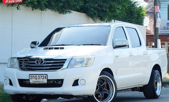 ซื้อ รถมือสอง Toyota Hiluxe VIGO ขาว รถยนต์ ใน %{เมือง} ใน กรุงเทพมหานคร