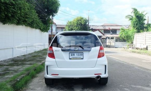 ซื้อ รถมือสอง Honda Jazz ขาว รถยนต์ ใน %{เมือง} ใน กรุงเทพมหานคร ซื้อ รถมือสอง Honda Jazz ขาว รถยนต์ ใน %{เมือง} ใน กรุงเทพมหานคร