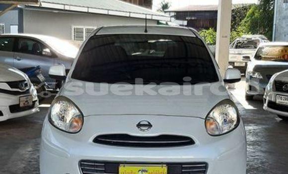 ซื้อ รถมือสอง Nissan March ขาว รถยนต์ ใน %{เมือง} ใน กรุงเทพมหานคร