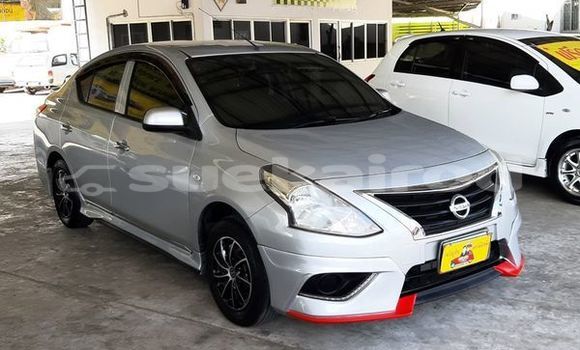 ซื้อ รถมือสอง Nissan Almera เงิน รถยนต์ ใน %{เมือง} ใน กรุงเทพมหานคร
