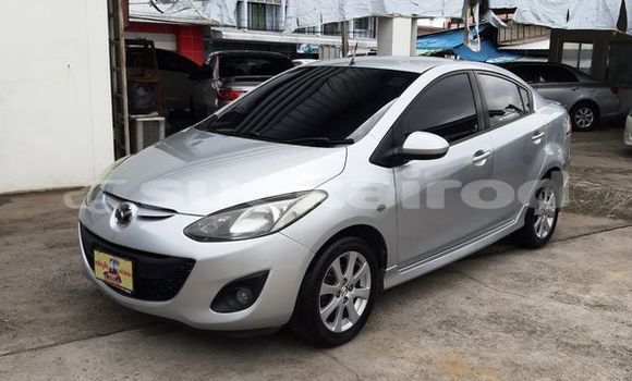 ซื้อ รถมือสอง Mazda 2 เงิน รถยนต์ ใน %{เมือง} ใน กรุงเทพมหานคร