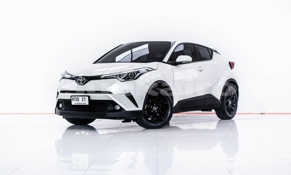 Buy Used Toyota C-HR White Car in Bangkok in Bangkok Buy Used Toyota C-HR White Car in Bangkok in Bangkok