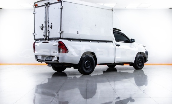 Buy Used Toyota Hiluxe Revo White Car in Bangkok in Bangkok Buy Used Toyota Hiluxe Revo White Car in Bangkok in Bangkok