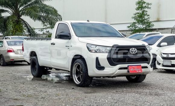 Buy Used Toyota Hiluxe Revo White Car in Bangkok in Bangkok Buy Used Toyota Hiluxe Revo White Car in Bangkok in Bangkok