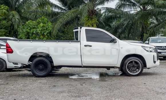 Buy Used Toyota Hiluxe Revo White Car in Bangkok in Bangkok Buy Used Toyota Hiluxe Revo White Car in Bangkok in Bangkok