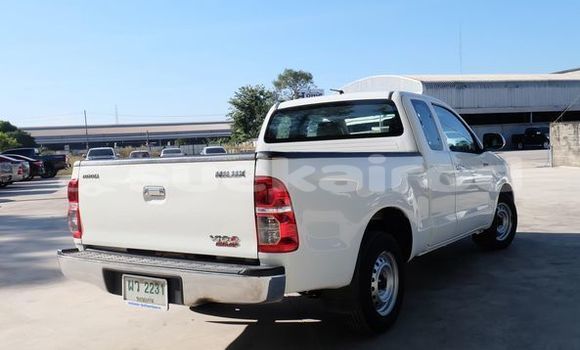 ซื้อ รถมือสอง Toyota Hiluxe VIGO ขาว รถยนต์ ใน %{เมือง} ใน กรุงเทพมหานคร ซื้อ รถมือสอง Toyota Hiluxe VIGO ขาว รถยนต์ ใน %{เมือง} ใน กรุงเทพมหานคร