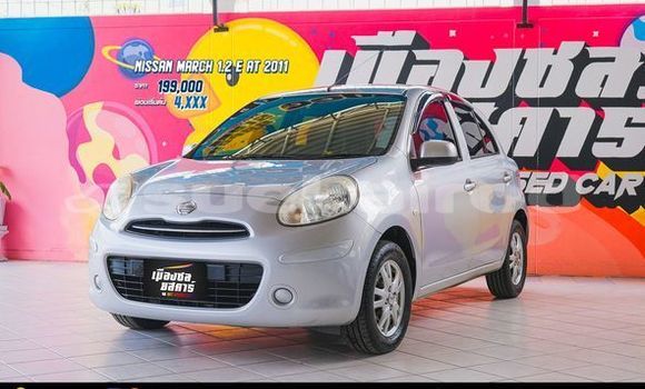 ซื้อ รถมือสอง Nissan March เงิน รถยนต์ ใน %{เมือง} ใน กรุงเทพมหานคร