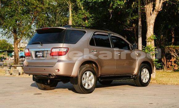 Buy Used Toyota Fortuner Silver Car in Bangkok in Bangkok Buy Used Toyota Fortuner Silver Car in Bangkok in Bangkok