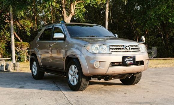 Buy Used Toyota Fortuner Silver Car in Bangkok in Bangkok Buy Used Toyota Fortuner Silver Car in Bangkok in Bangkok