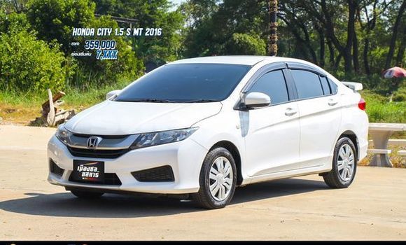 ซื้อ รถมือสอง Honda City ขาว รถยนต์ ใน %{เมือง} ใน กรุงเทพมหานคร