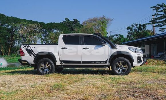 Buy Used Toyota Hiluxe Revo White Car in Bangkok in Bangkok Buy Used Toyota Hiluxe Revo White Car in Bangkok in Bangkok