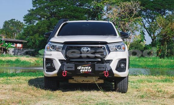 Buy Used Toyota Hiluxe Revo White Car in Bangkok in Bangkok Buy Used Toyota Hiluxe Revo White Car in Bangkok in Bangkok