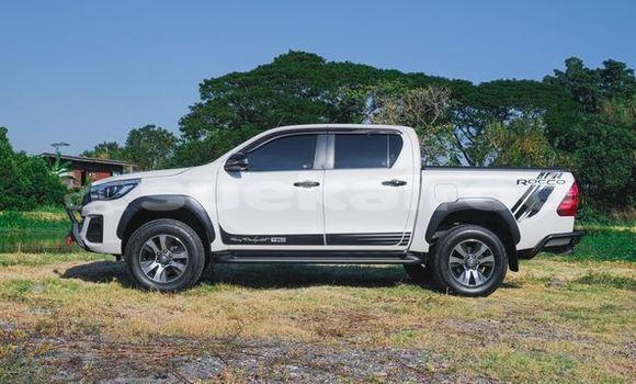 Buy Used Toyota Hiluxe Revo White Car in Bangkok in Bangkok Buy Used Toyota Hiluxe Revo White Car in Bangkok in Bangkok