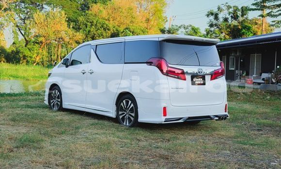 Buy Used Toyota Alphard White Car in Bangkok in Bangkok Buy Used Toyota Alphard White Car in Bangkok in Bangkok
