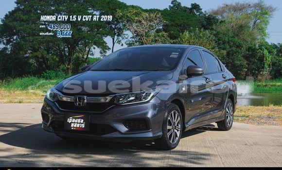 ซื้อ รถมือสอง Honda City สีดำ รถยนต์ ใน %{เมือง} ใน กรุงเทพมหานคร
